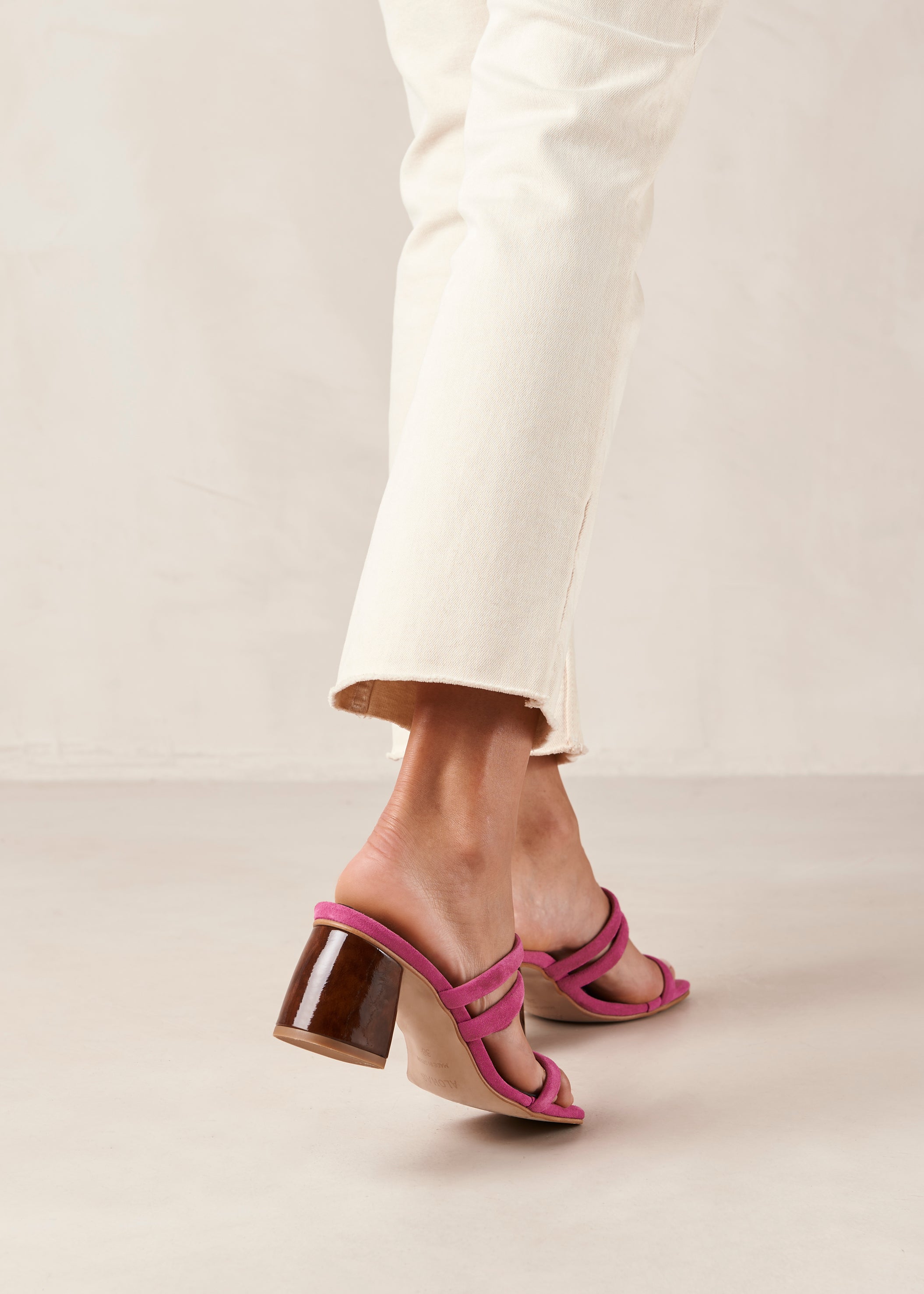 Penelope Heel