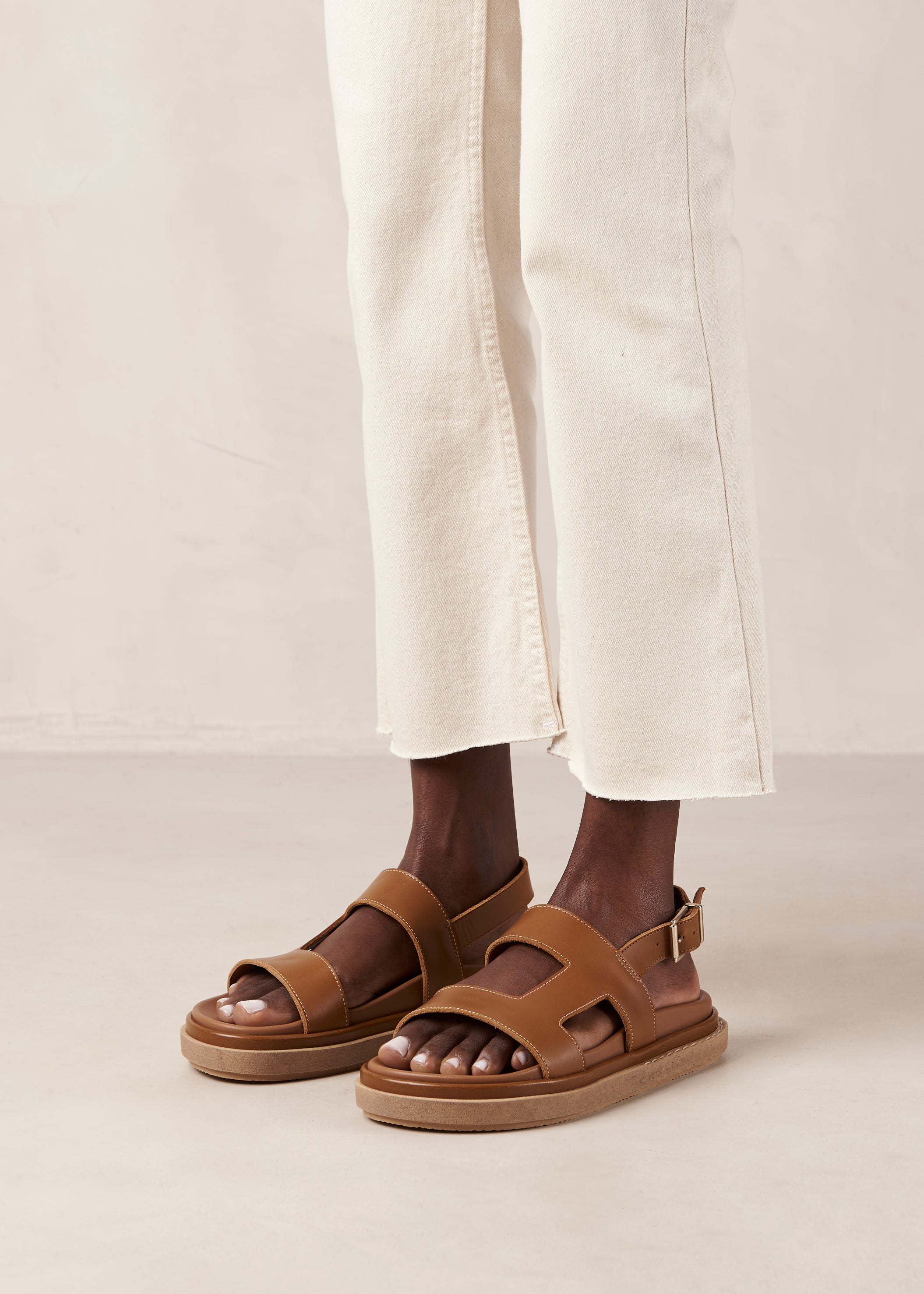 Lori Sandal