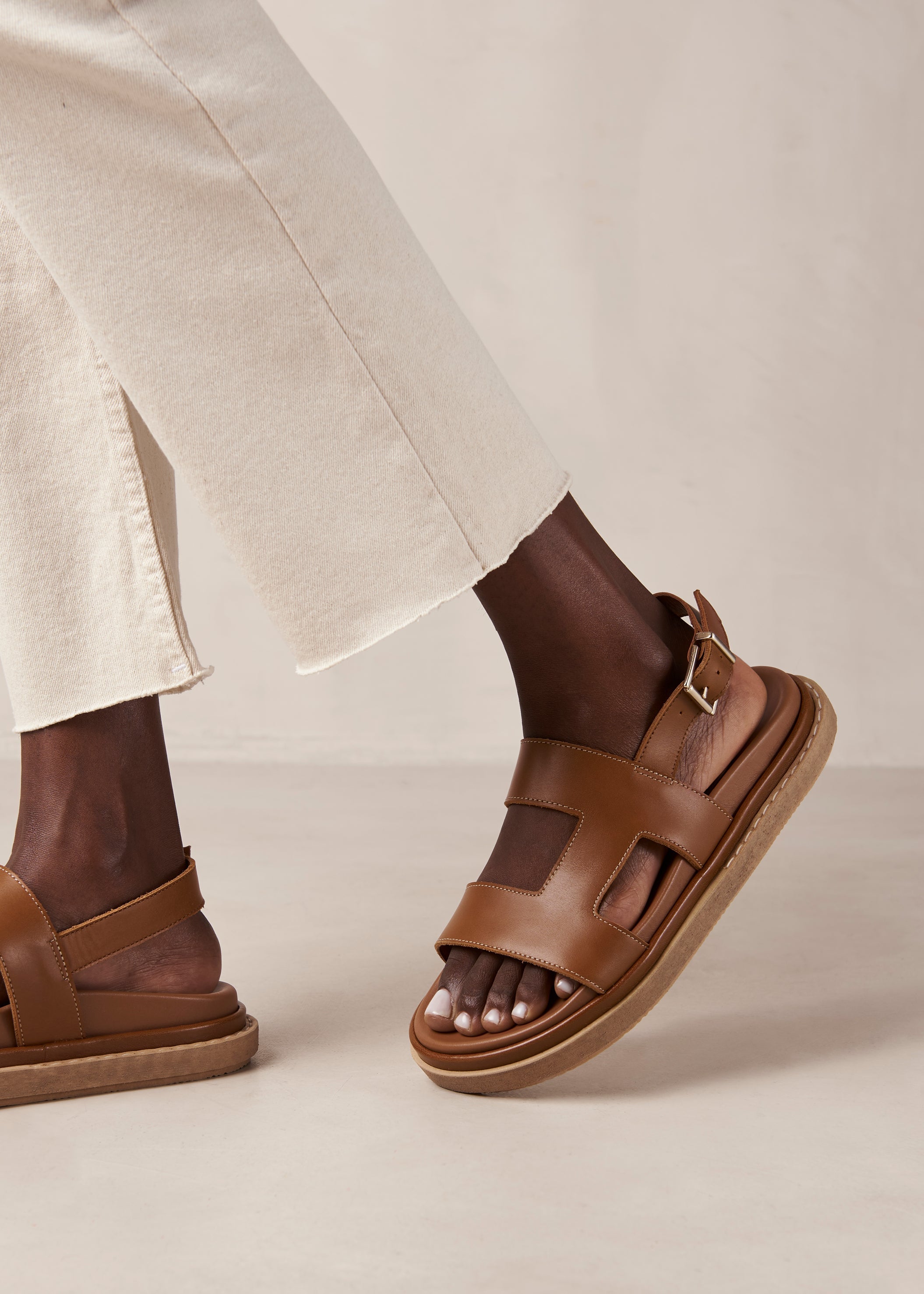 Lori Sandal