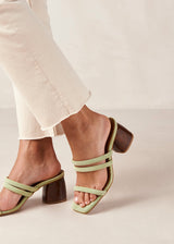 Penelope Heel