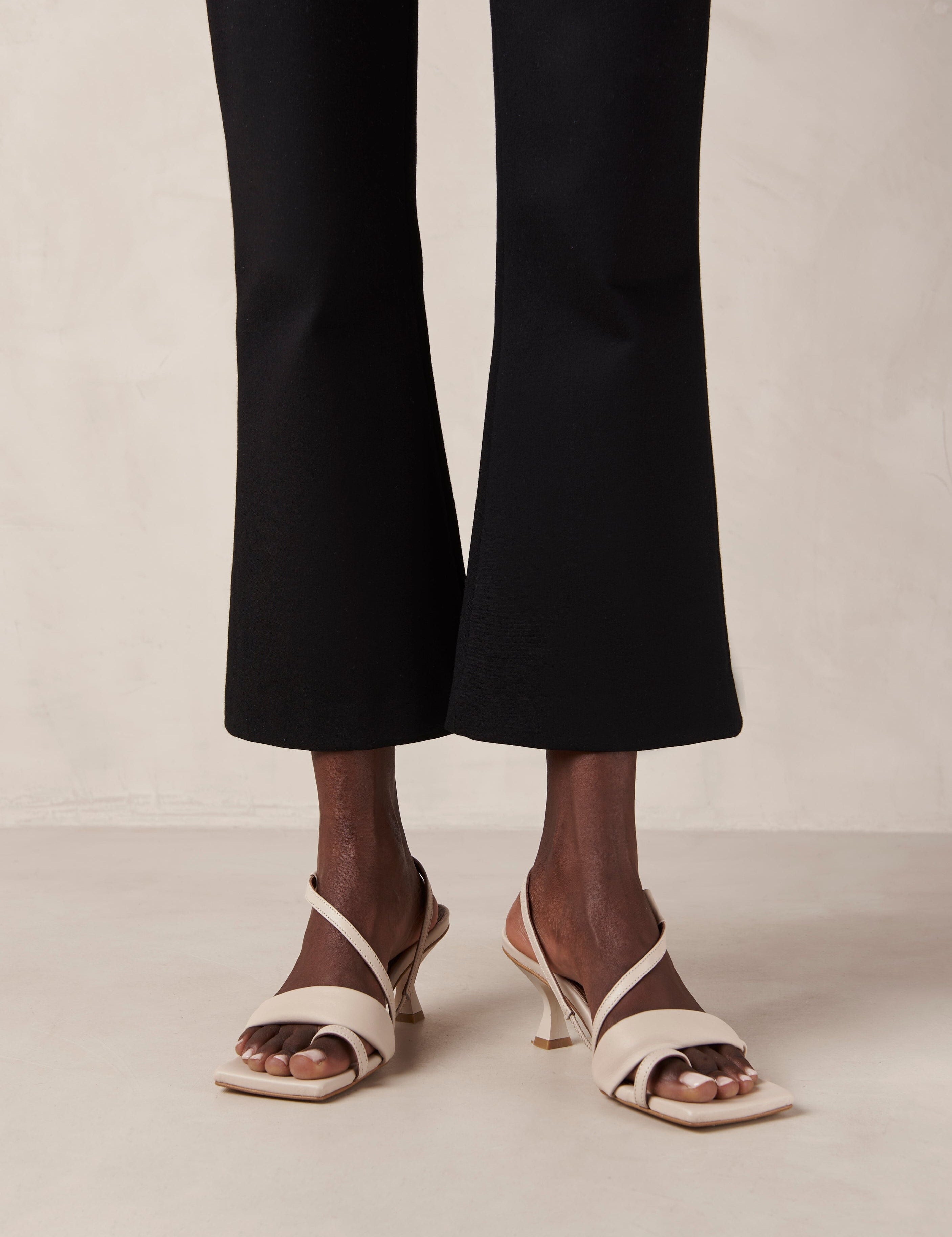 asymmetric-straps-cream-leather-sandals-sandals-alohas-238754_3000x_b931b1a7-e7a4-4247-9323-acbbeea5fb35.jpg