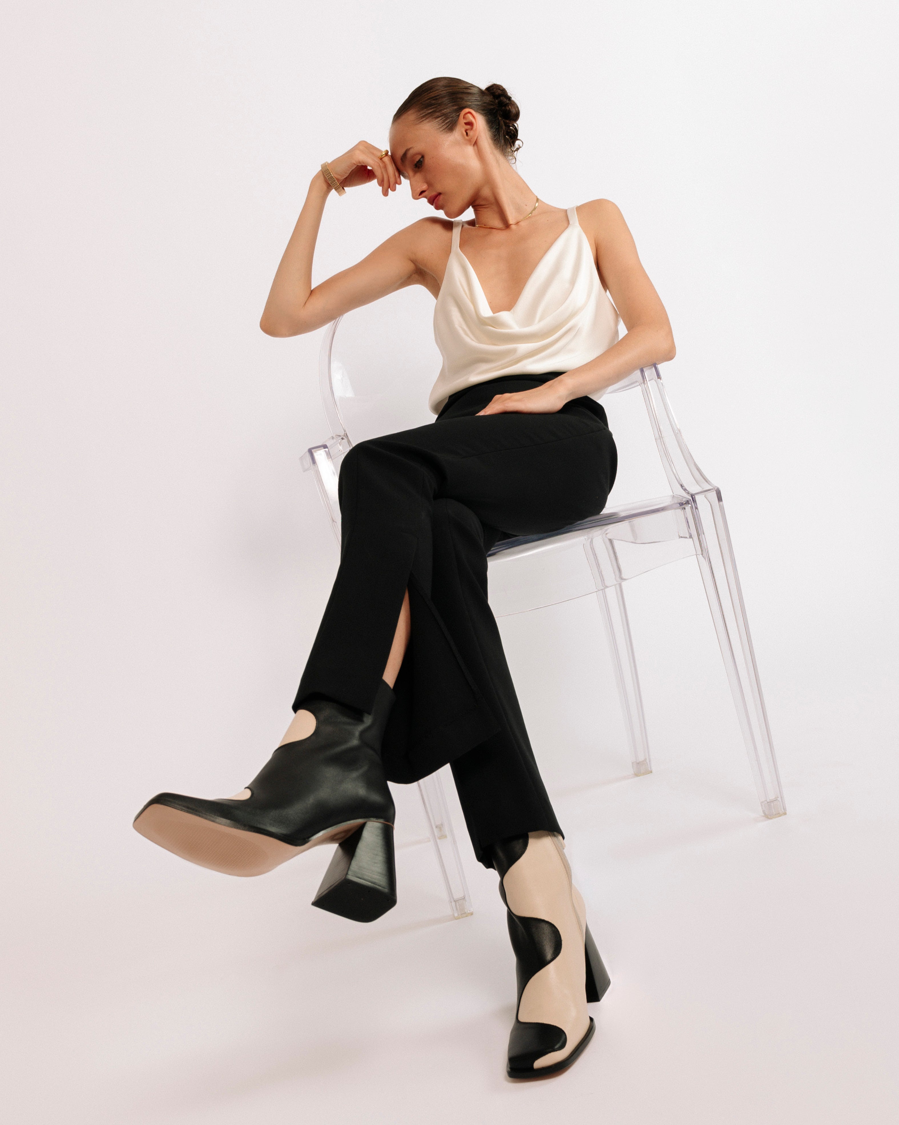 blair-black-cream-ankle-boots-alohas-851033.jpg