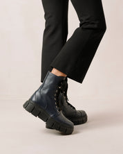 Carla Boots