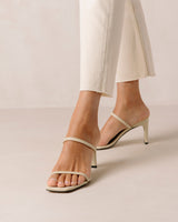 Carrie Heel