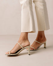 Carrie Heel