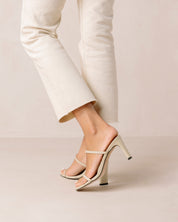Carrie Heel