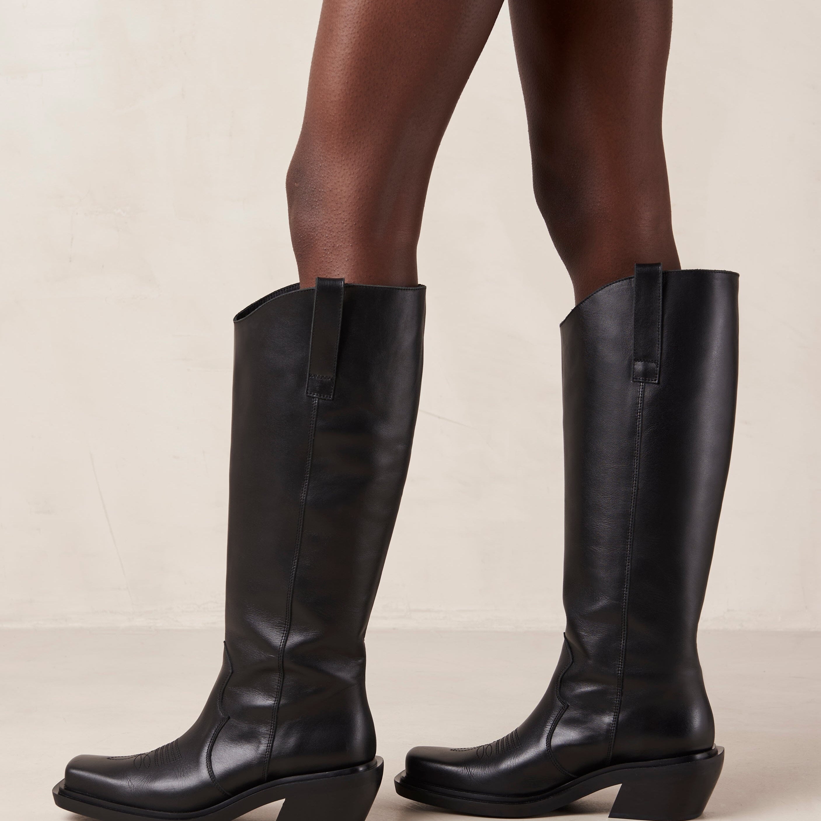 cattle-black-boots-alohas-867588_3000x_3a031234-762c-40e0-8b1a-e5c2254e8248.jpg