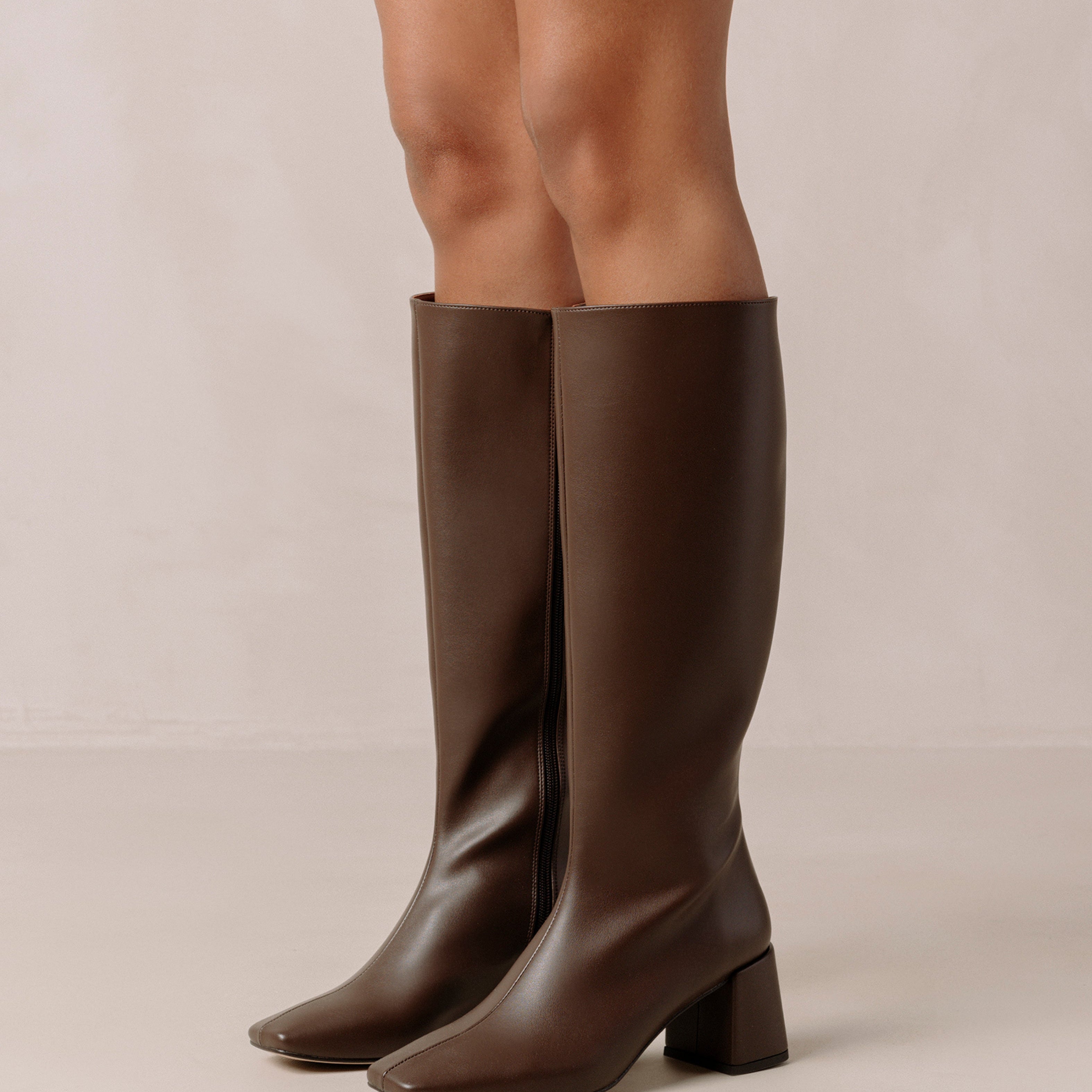 chalk-umber-brown-boots-svegan-114278_76bbc893-b397-4427-bf26-fbb35fb6672d.jpg