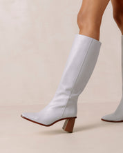 Eartha Boots