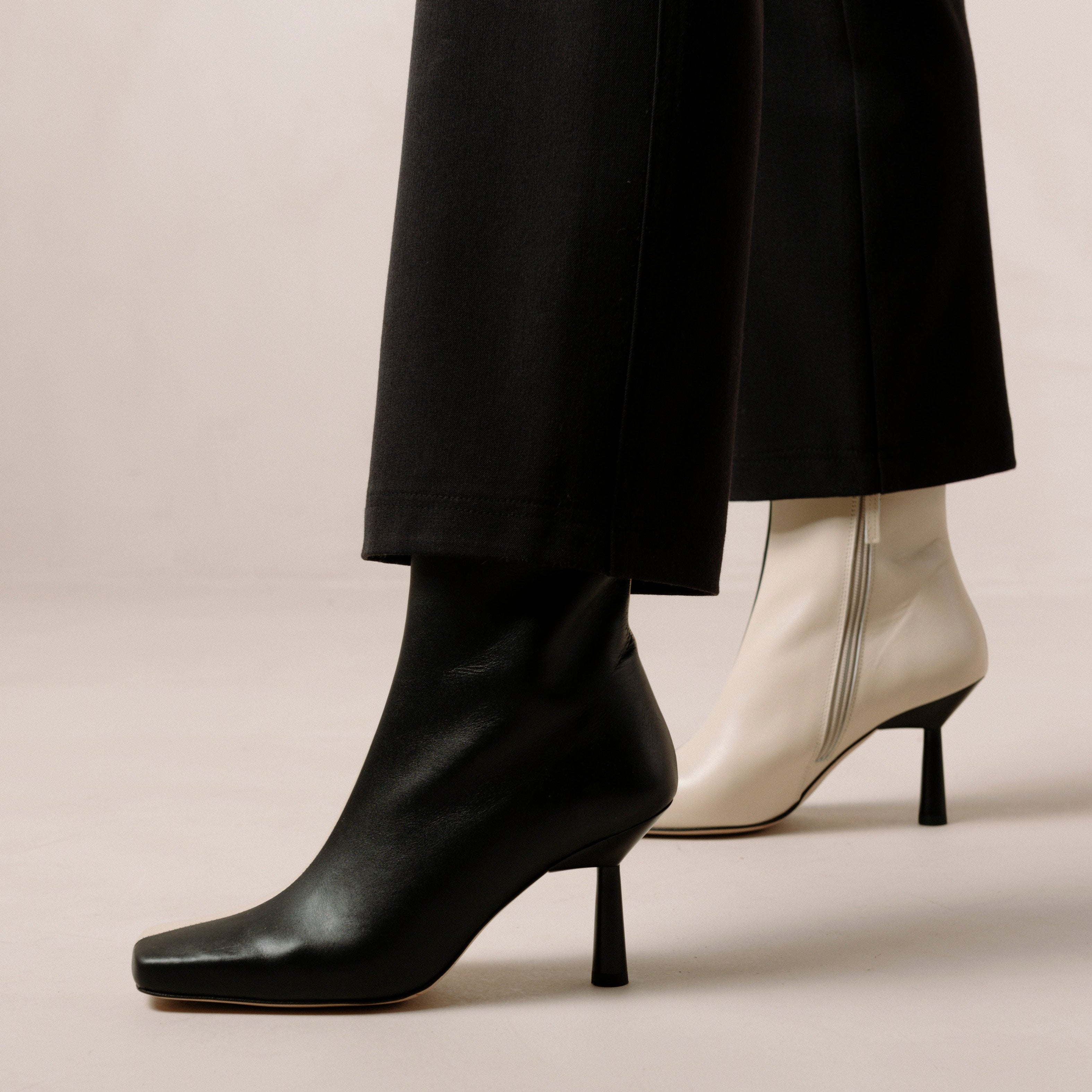 frappe-black-cream-ankle-boots-alohas-254682_075bed6a-e6af-482b-99af-da8f80f10315.jpg