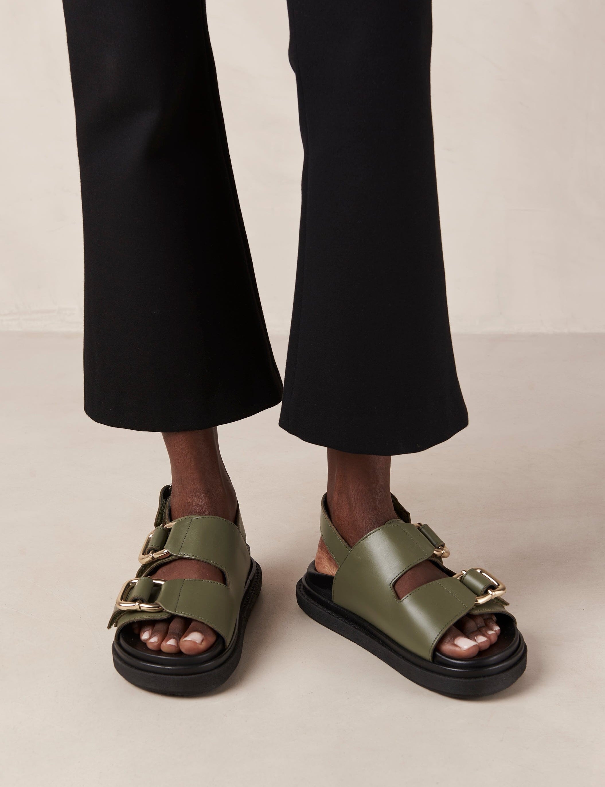 harper-dusty-olive-sandal-sandals-alohas-688482_3000x_bd9128be-652e-41c1-9967-3e3fec1189c8.jpg