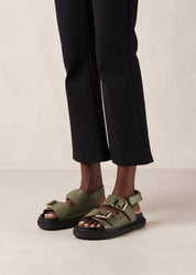 Hari Sandal