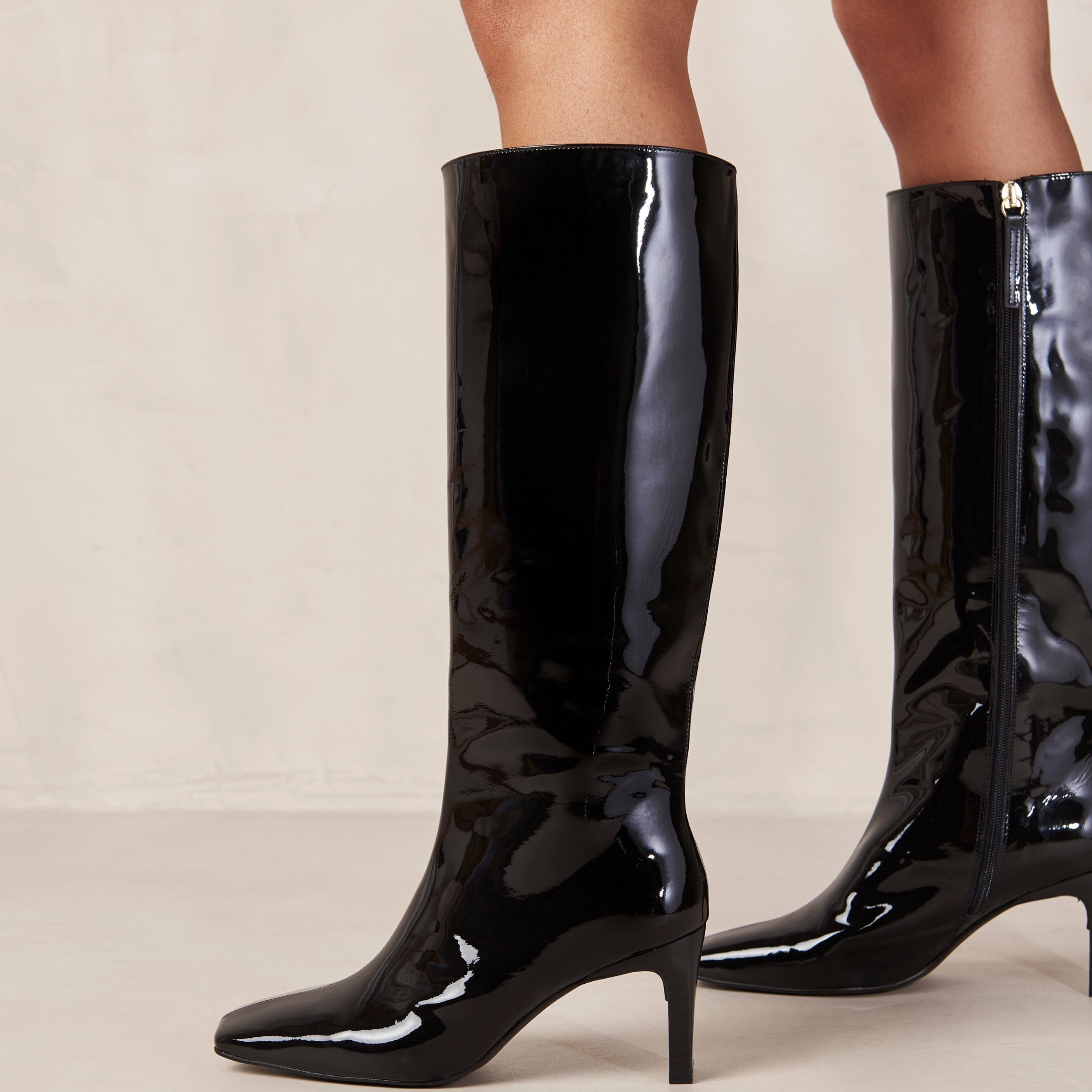 isobel-onix-black-leather-boots-boots-alohas-714845_3000x_bf671d5f-39ca-4c23-9480-881f3b23ab92.jpg