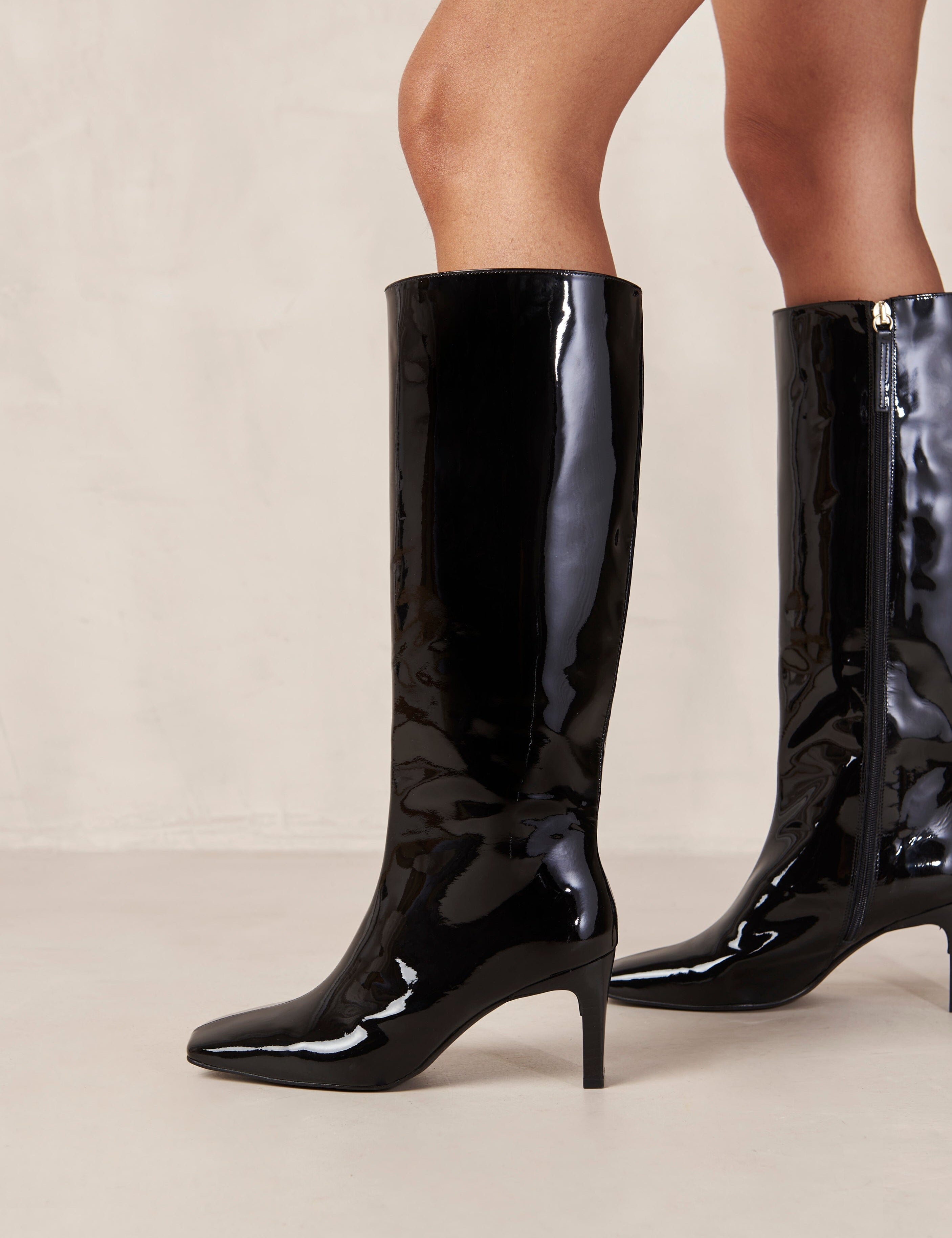 isobel-onix-black-leather-boots-boots-alohas-714845_3000x_bf671d5f-39ca-4c23-9480-881f3b23ab92.jpg