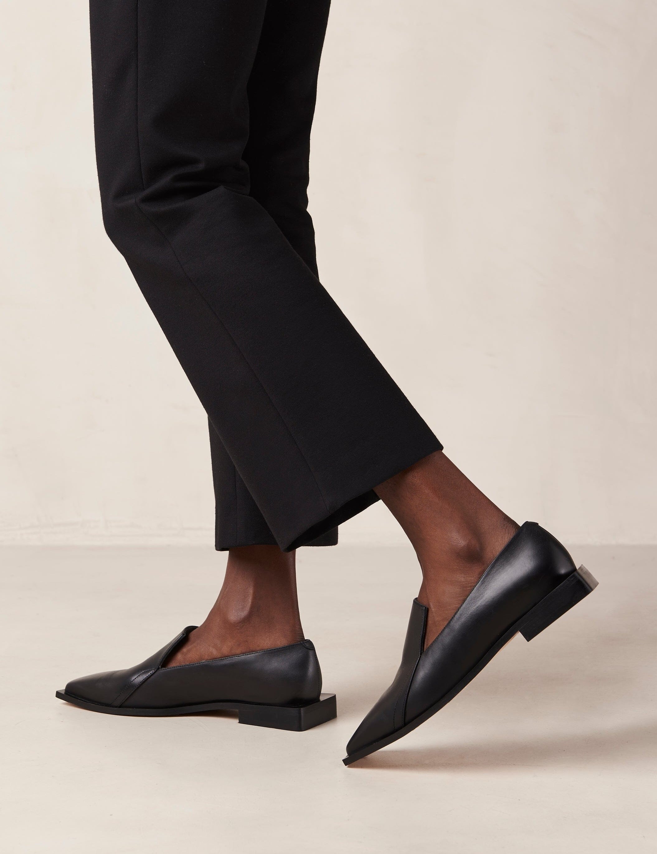kaizen-black-mules-alohas-525738_3000x_ad9bc13a-46ad-4c61-992a-f6fad52256e3.jpg