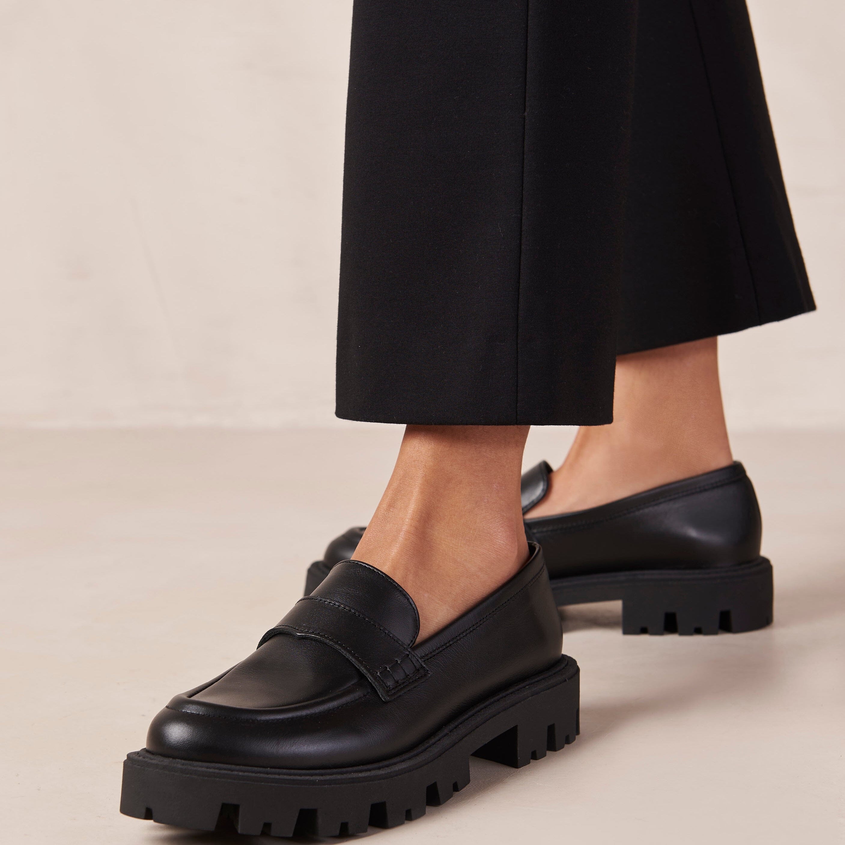 obsidian-black-leather-loafers-loafers-alohas-435622.jpg