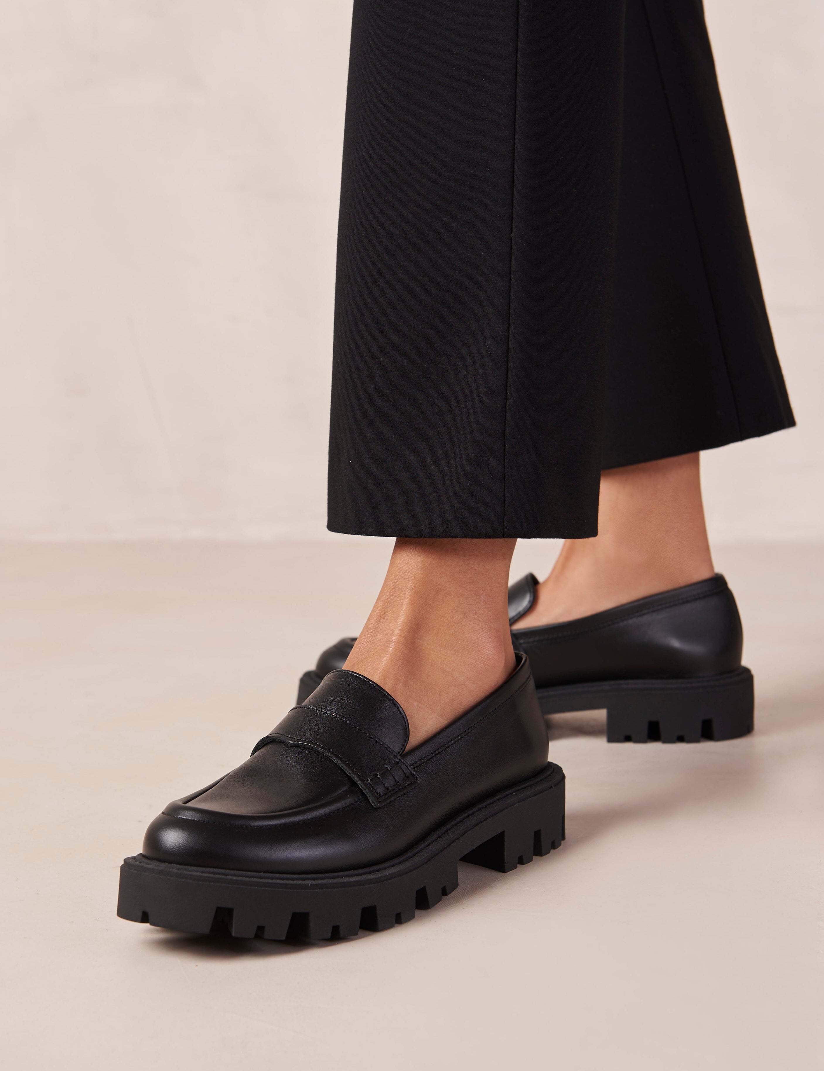 obsidian-black-leather-loafers-loafers-alohas-435622.jpg