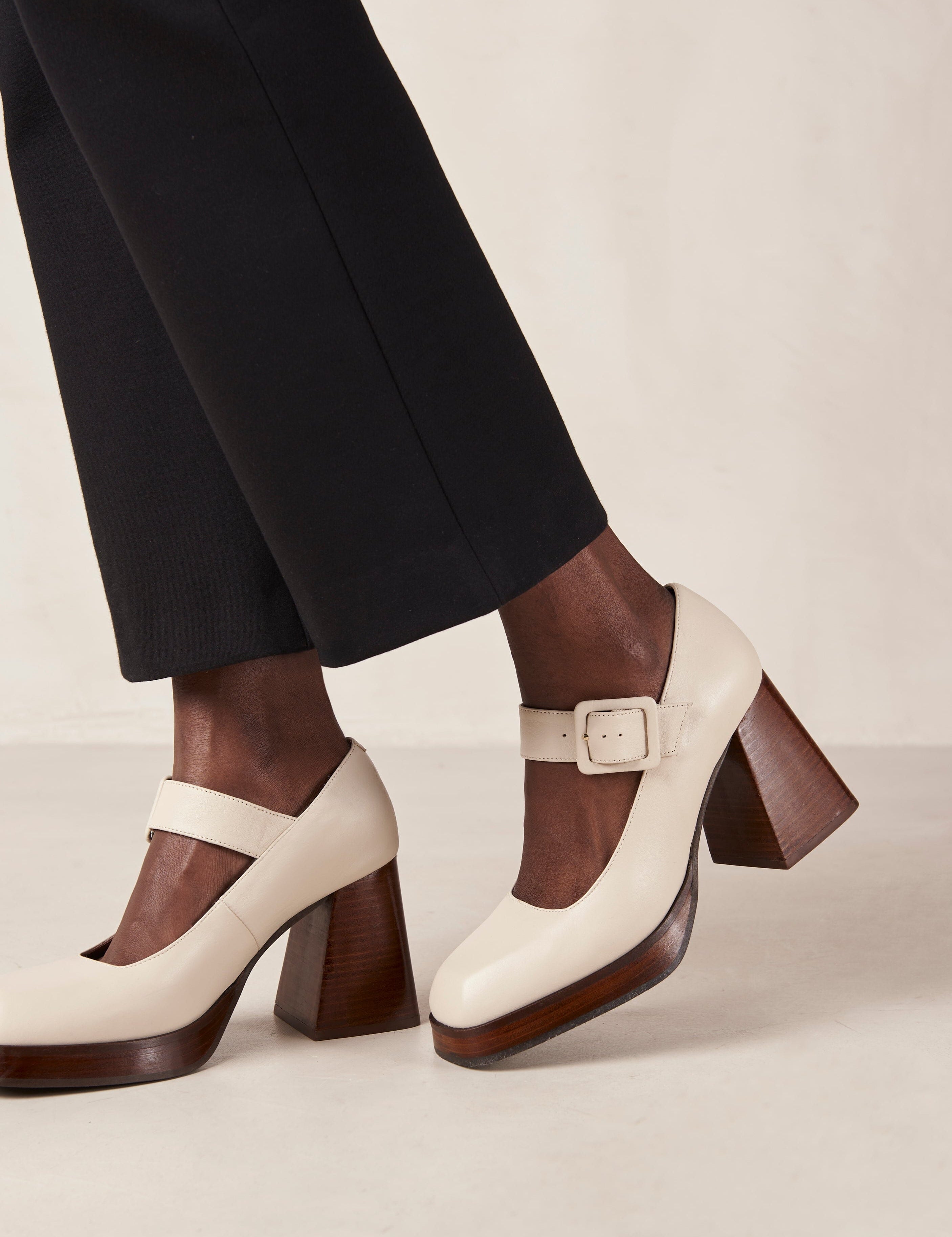 oregon-cream-leather-pumps-pumps-alohas-858860_3000x_5202d496-d277-48fc-beee-f13118ed5f86.jpg