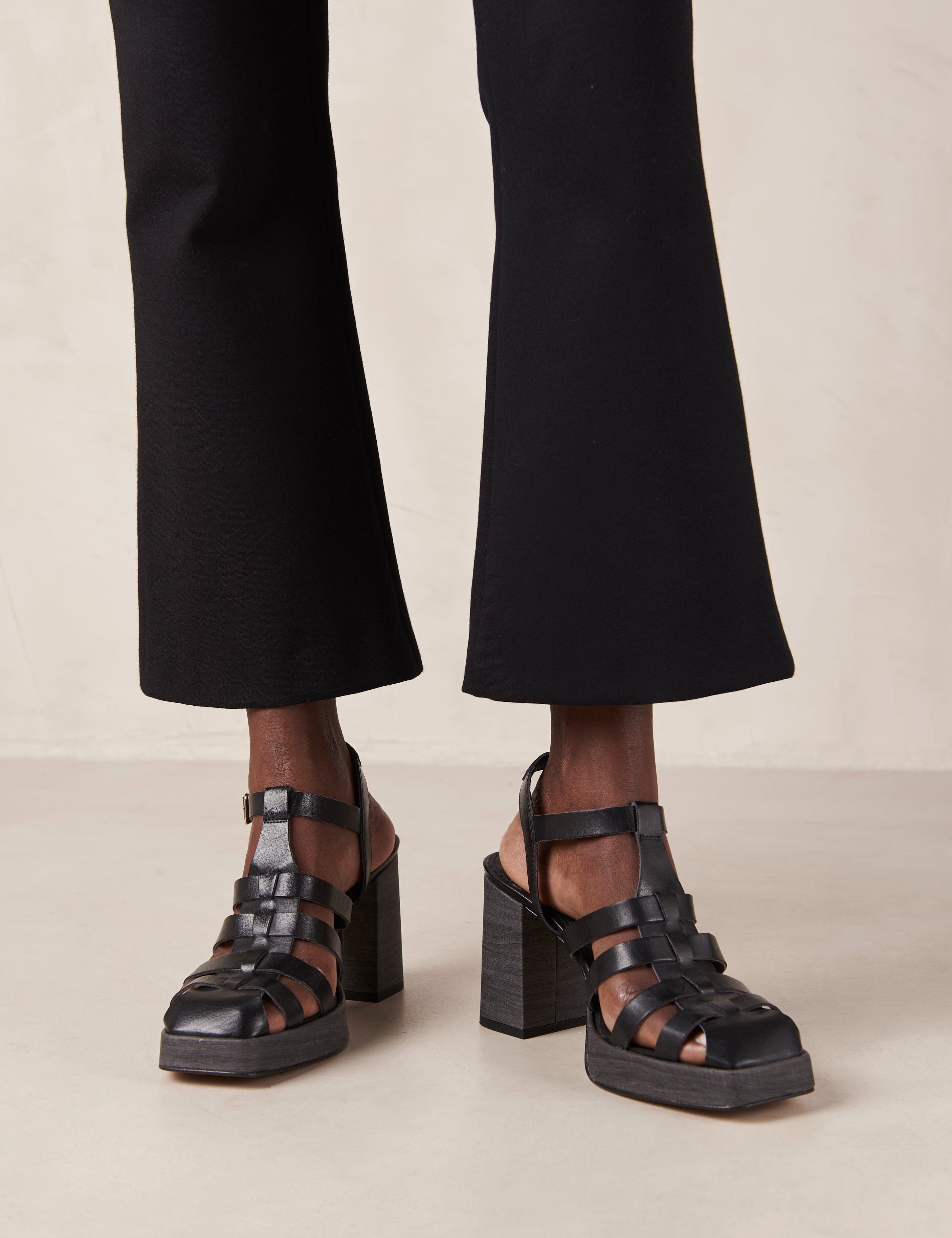 rollers-black-sandals-sandals-svegan-243976_3000x_09920065-d4cb-4955-aa6d-6506733175f3.jpg