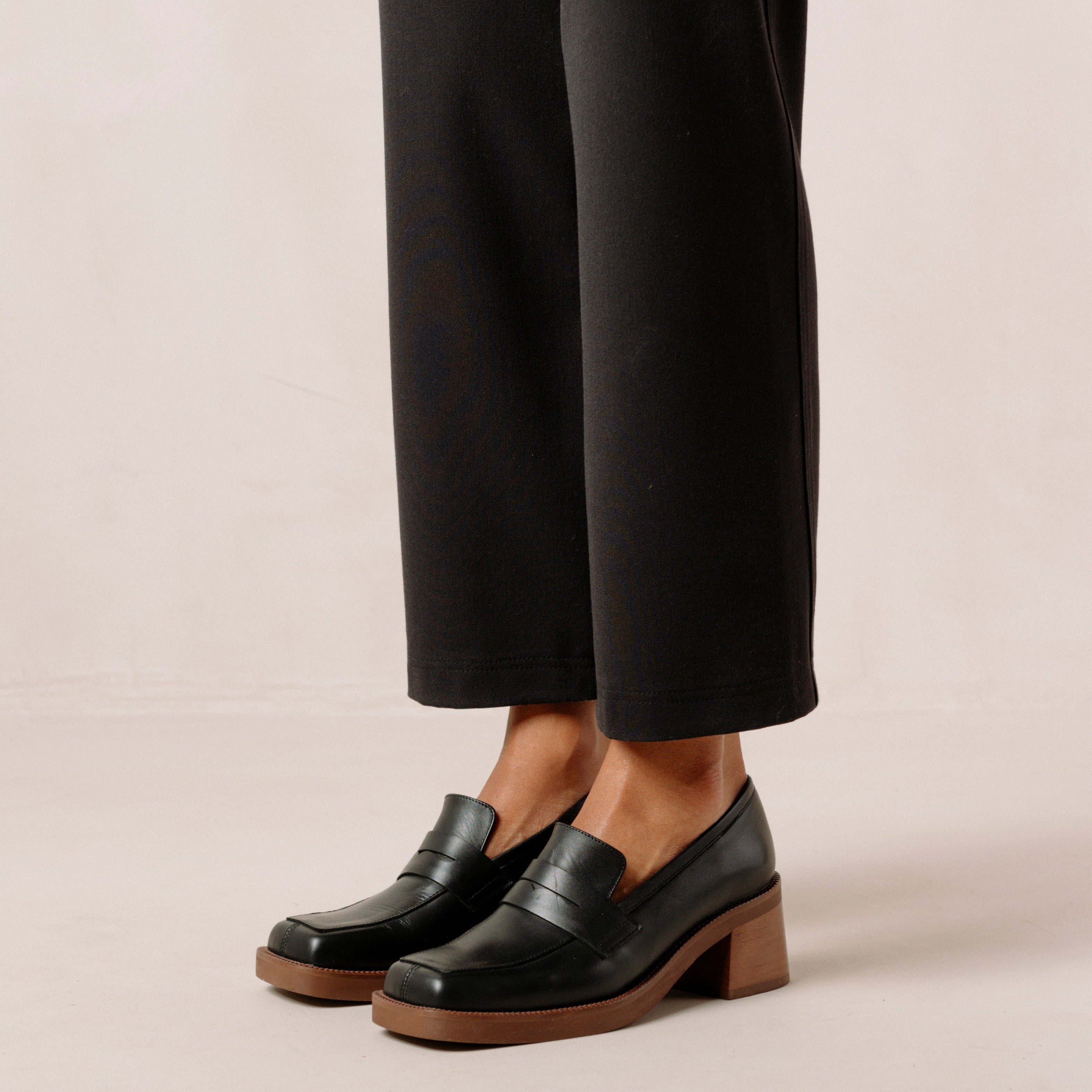 roxanne-black-loafers-alohas-707037.jpg