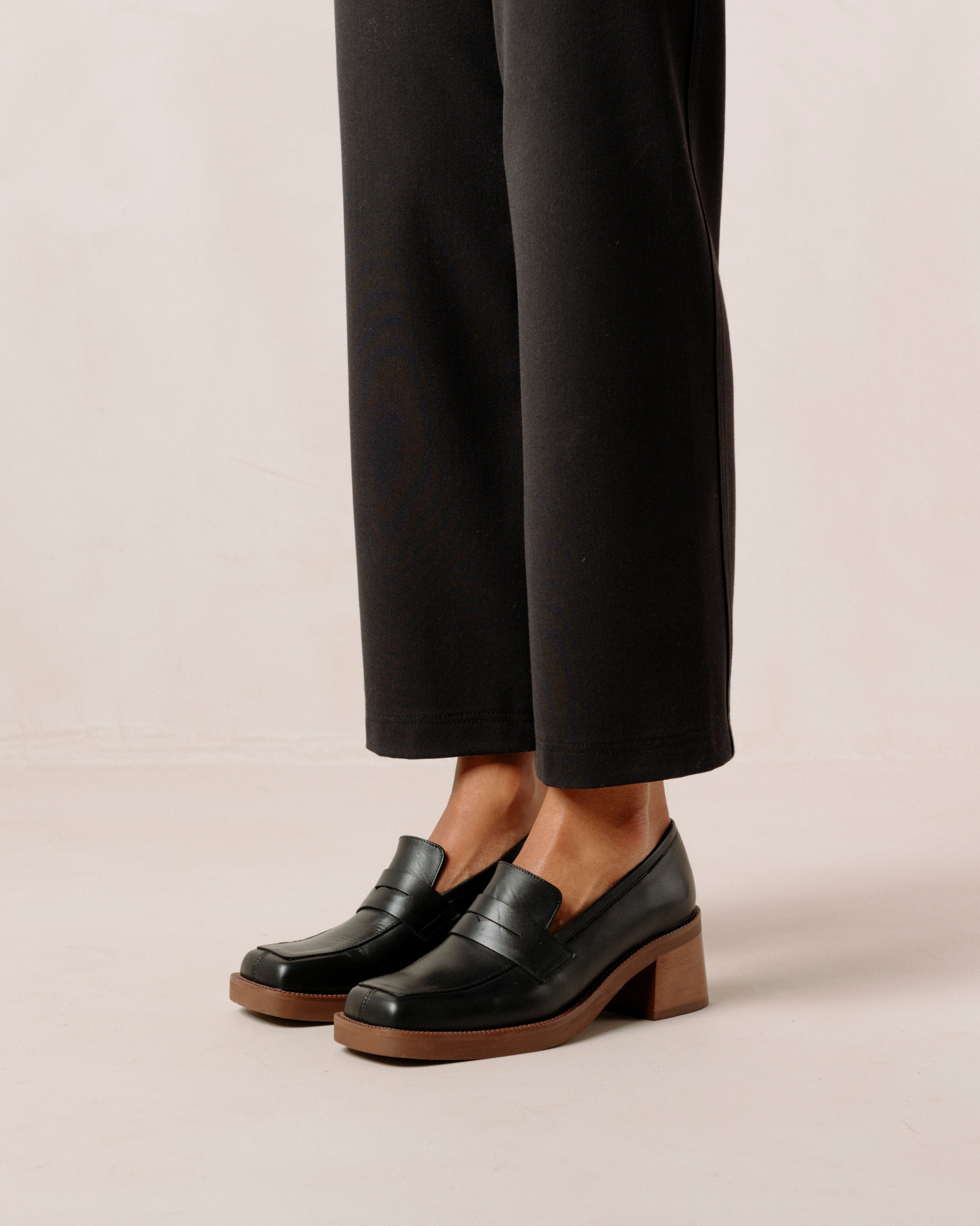 roxanne-black-loafers-alohas-707037.jpg
