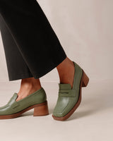 Roxy Shoe