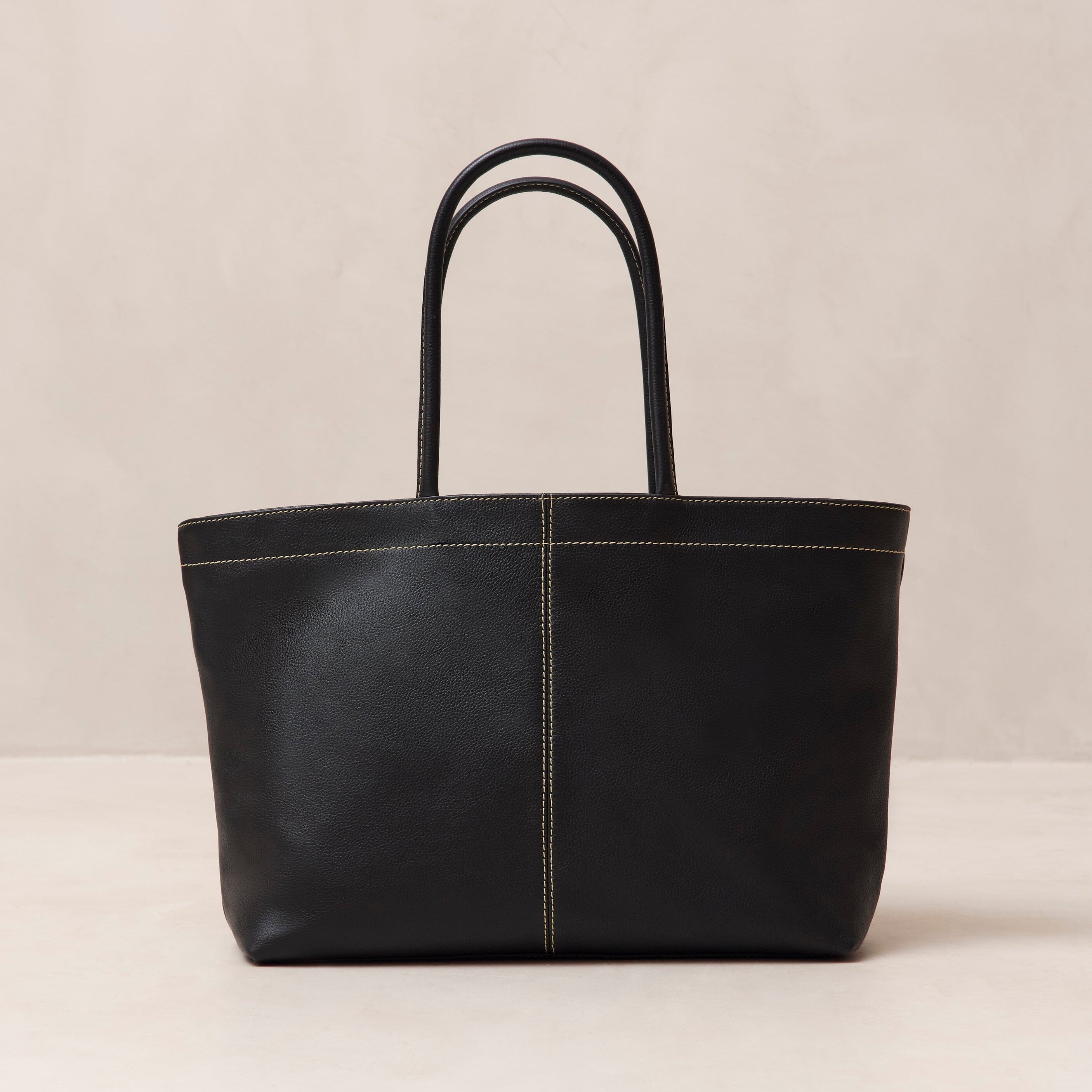 the-f-black-leather-tote-bags-handbags-alohas-608208_3000x_195745a8-6e7c-4717-a645-4cddd3475ef5.jpg