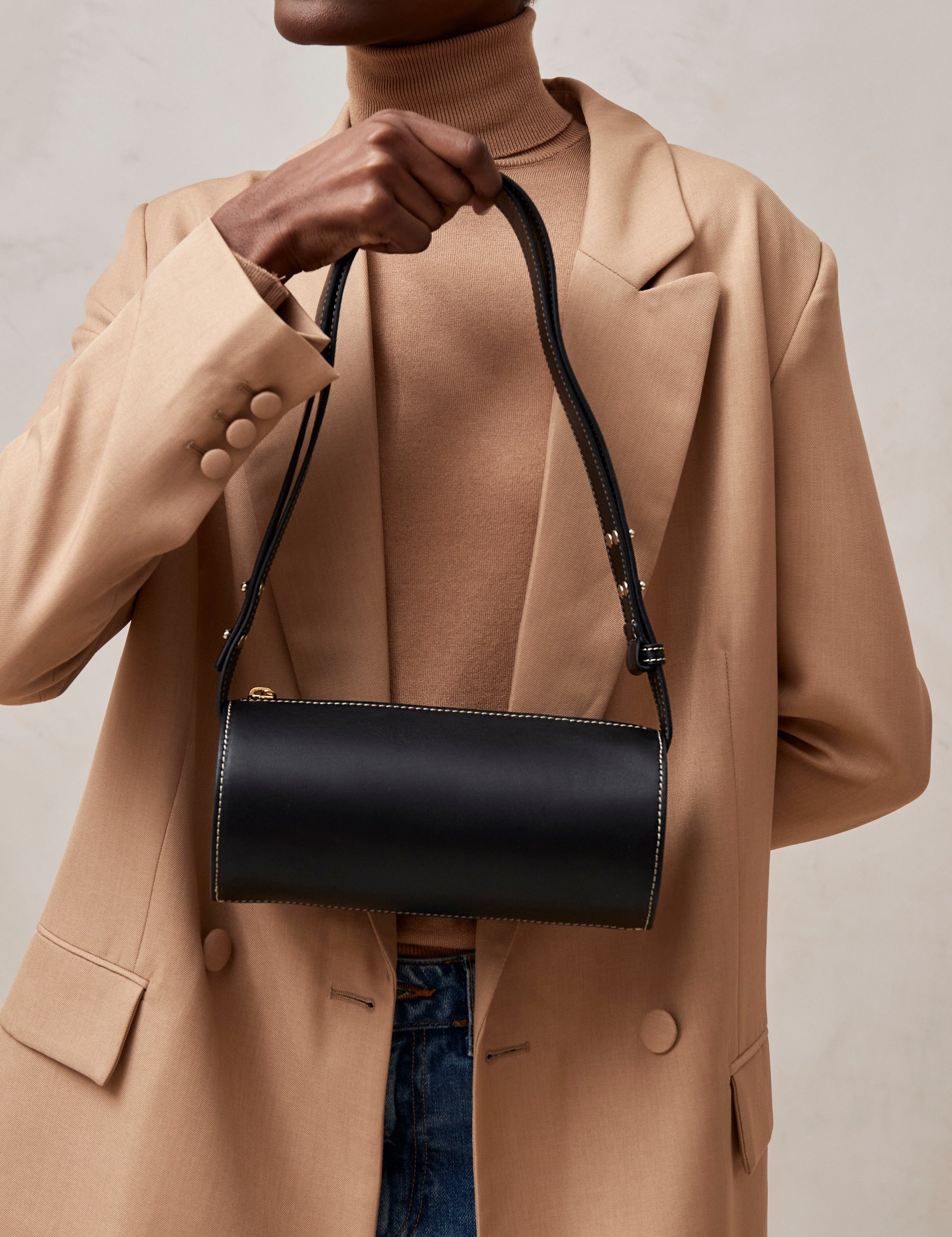 the-i-black-bag-shoulder-bags-alohas-648002_3000x_0cca287e-123a-4ea7-886e-52b7e4125ae9.jpg