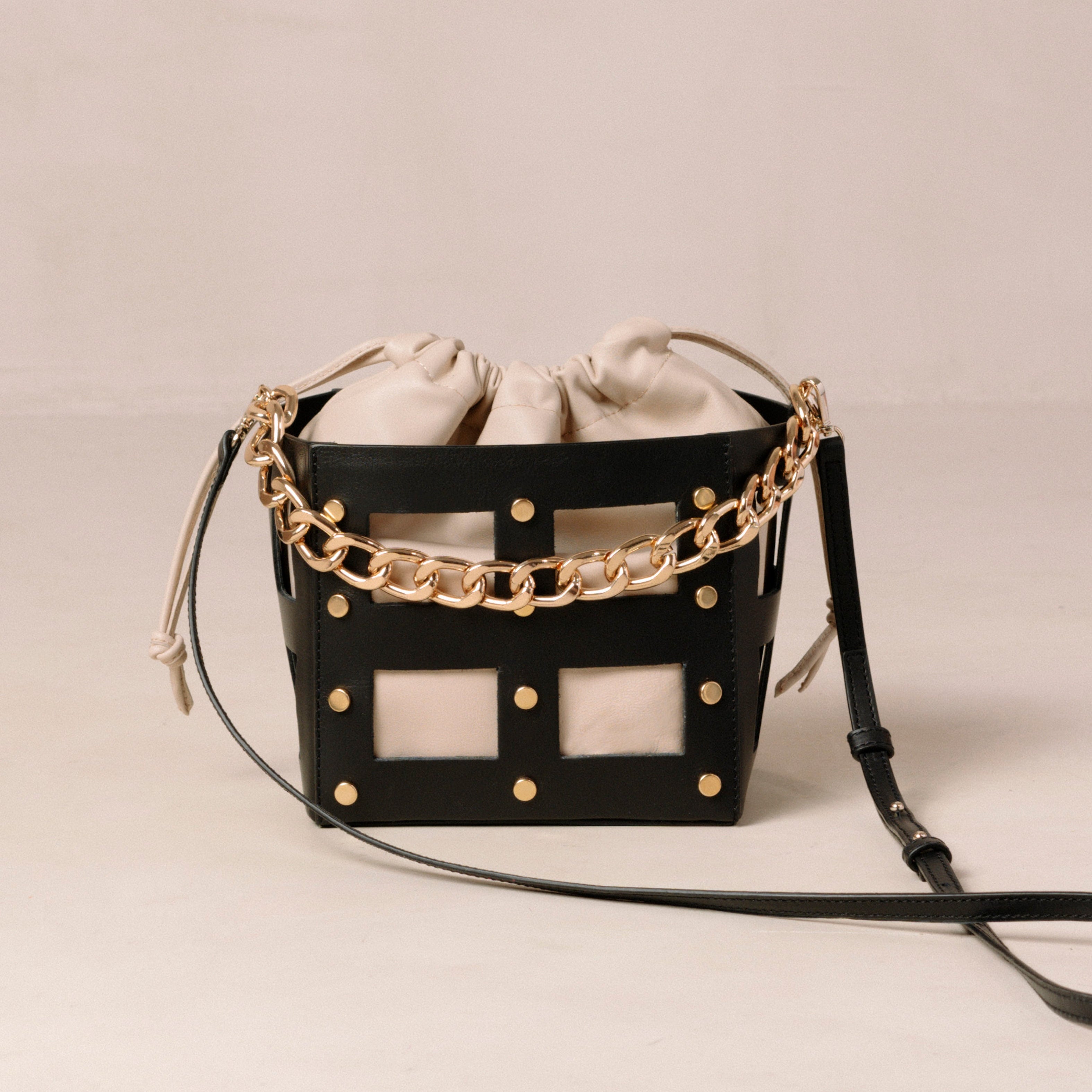 the-n-black-cream-handbags-alohas-105586.jpg