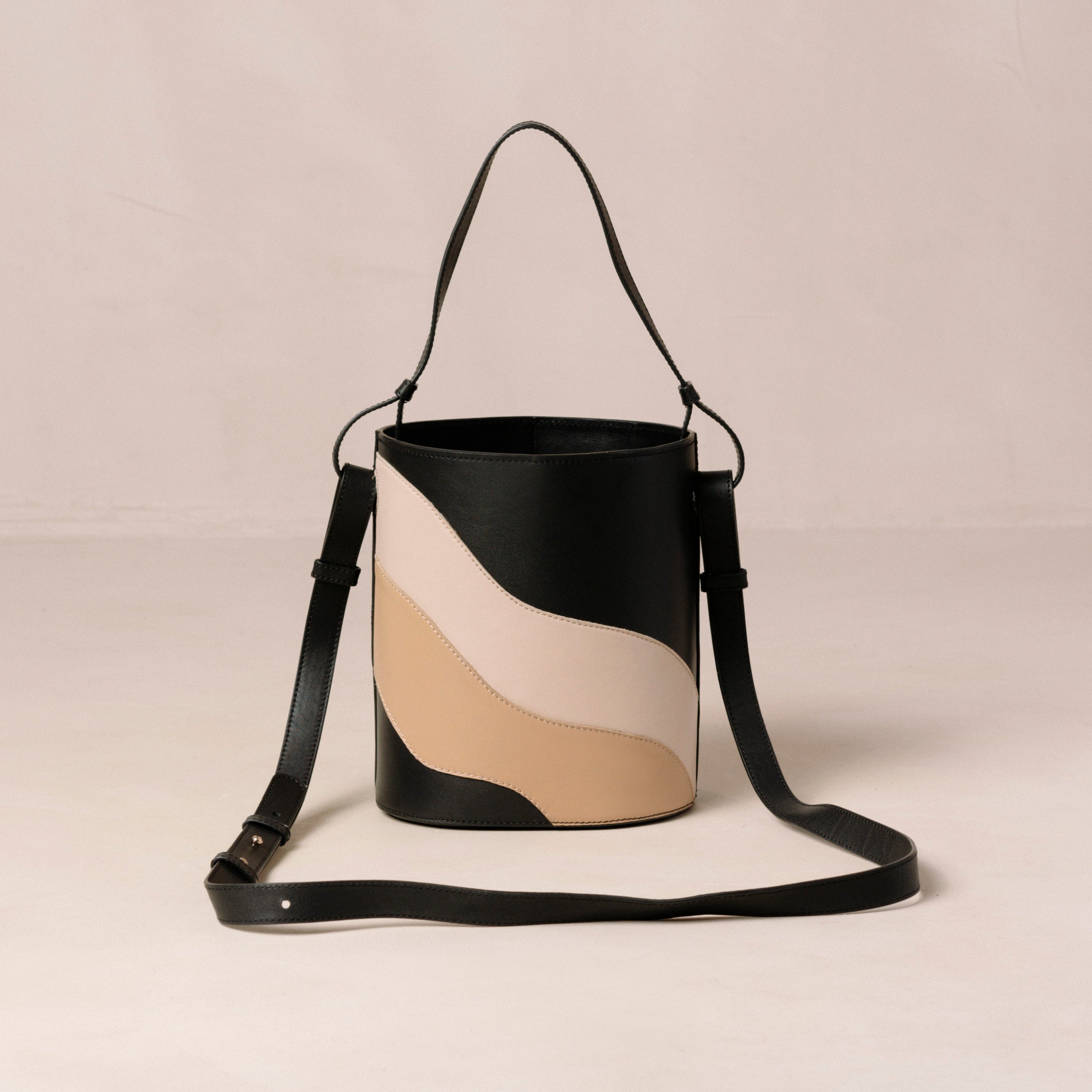 the-u-venti-kaleidoscope-black-stone-beige-handbags-alohas-279783_b12a767c-df06-44fb-8c85-77920718934c.jpg