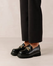 Traye Loafers