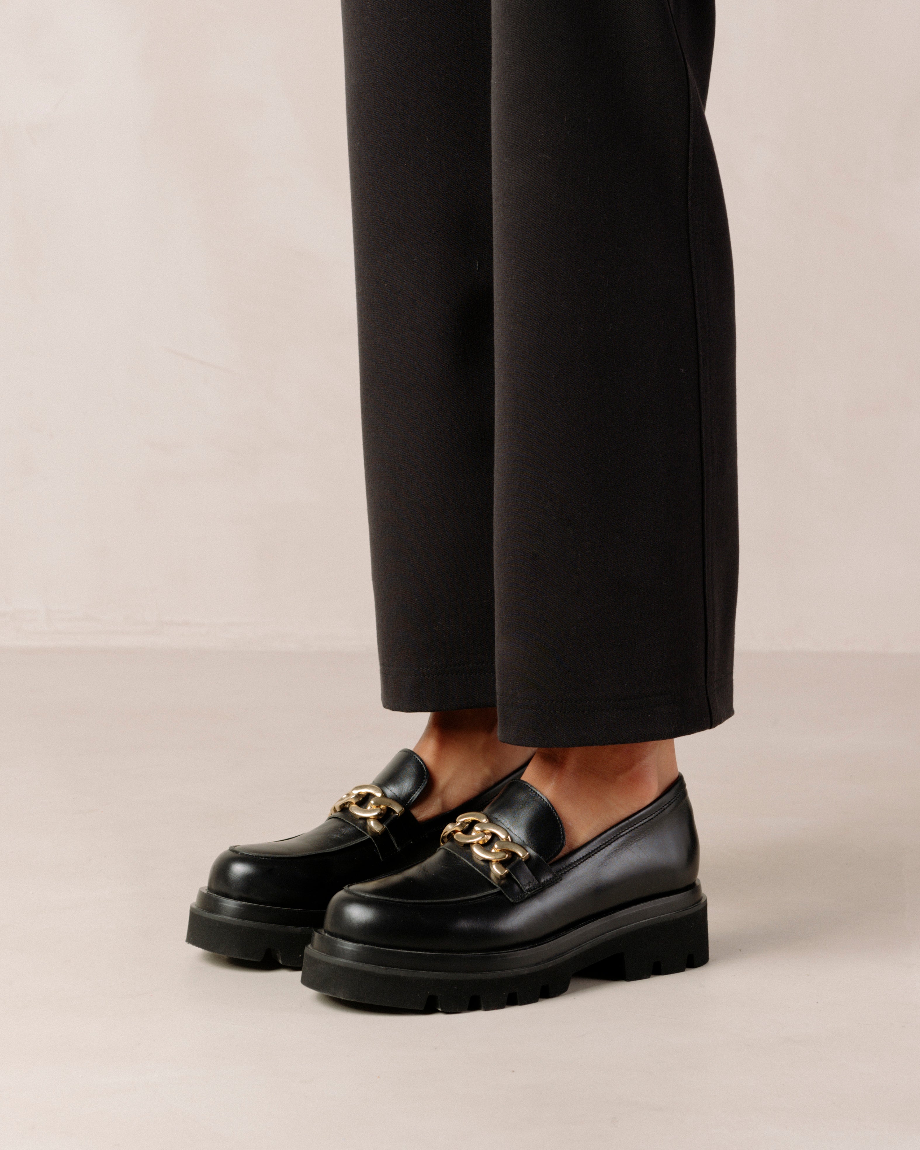 Traye Loafers