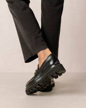 Traye Loafers