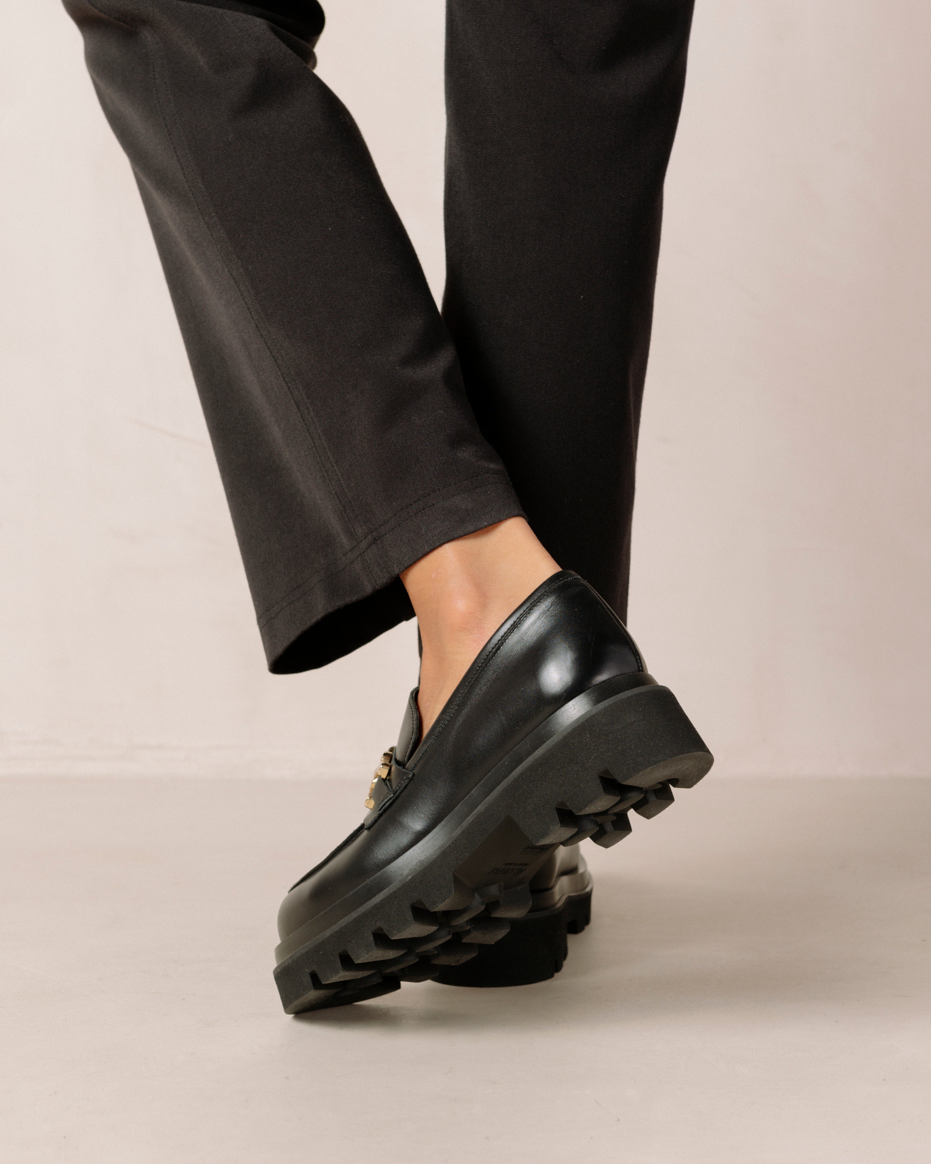 Traye Loafers