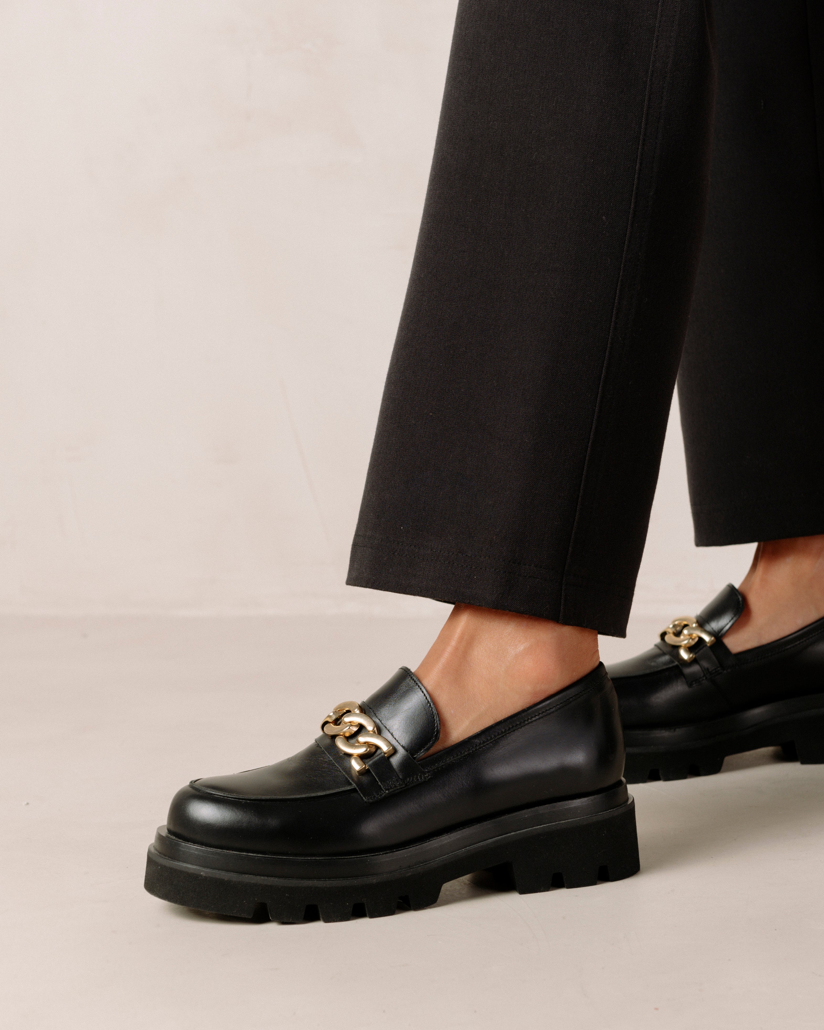 track-total-black-loafers-alohas-413397.jpg
