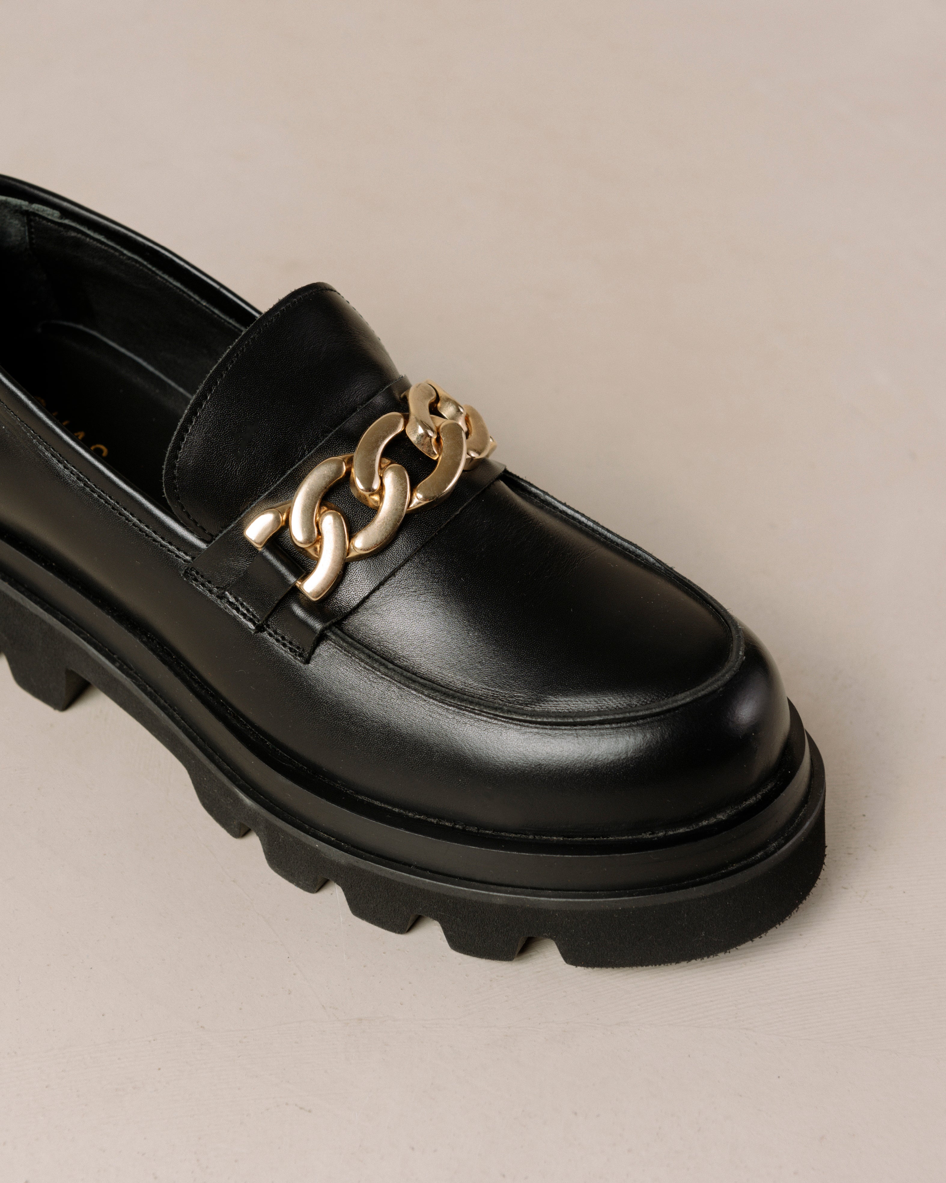Traye Loafers