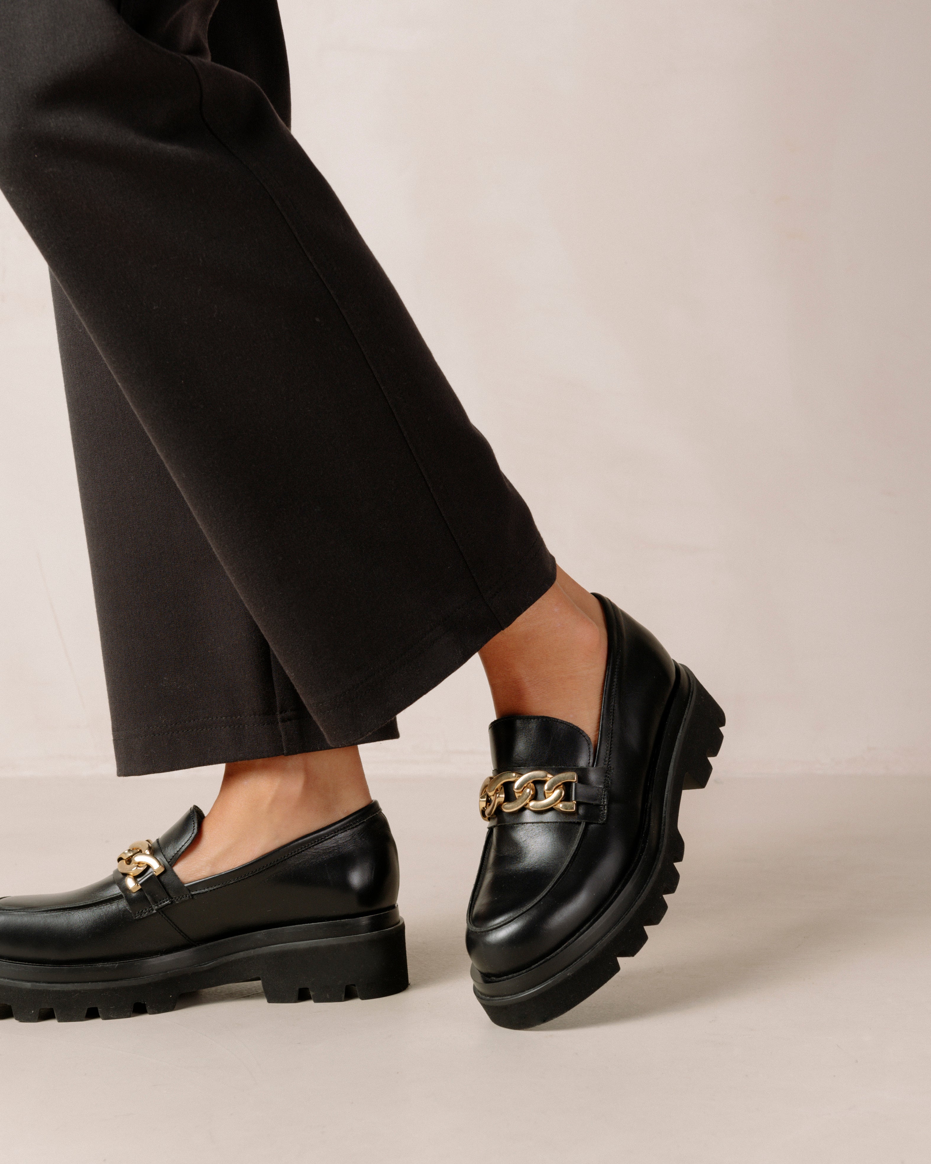 Traye Loafers