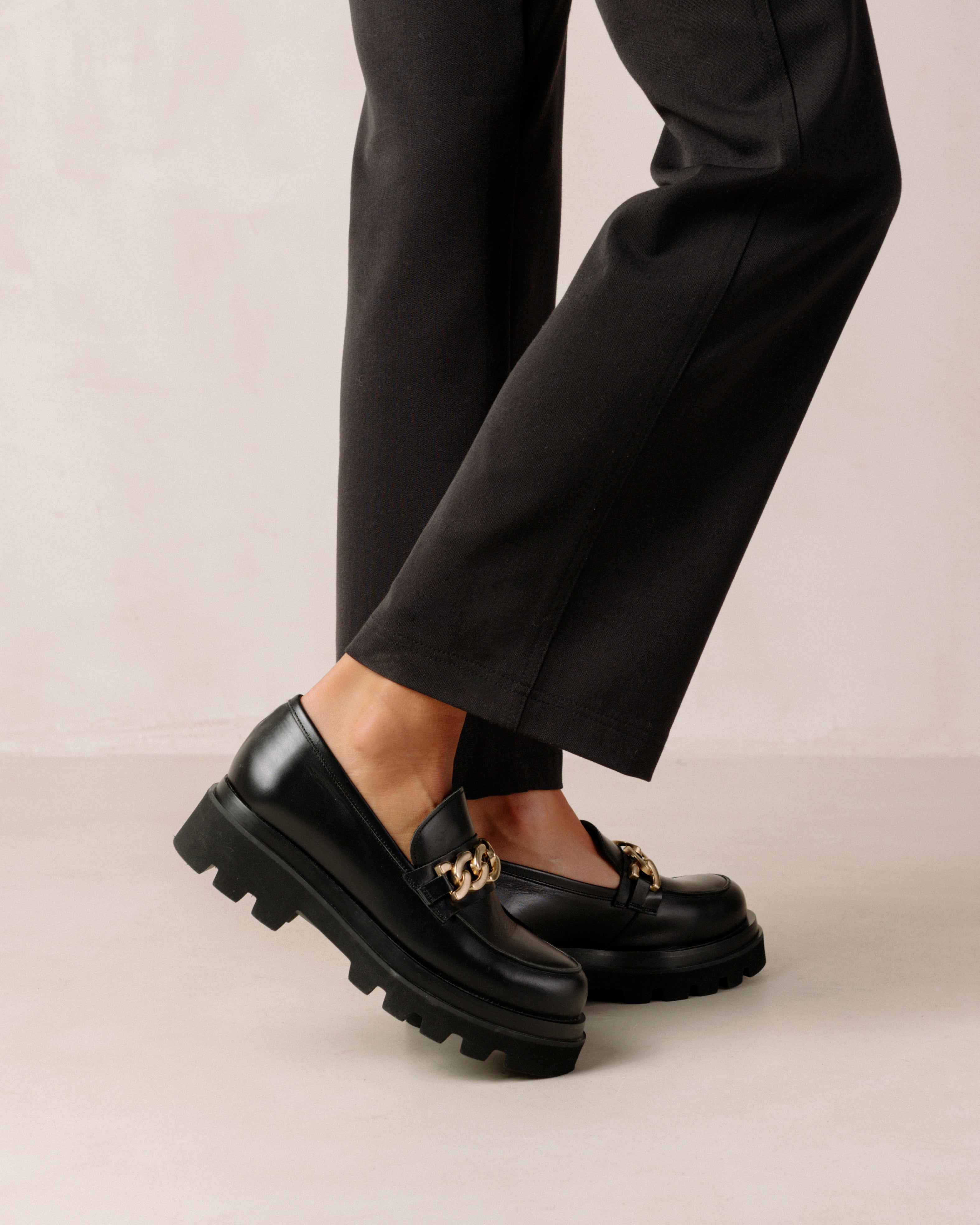 Traye Loafers