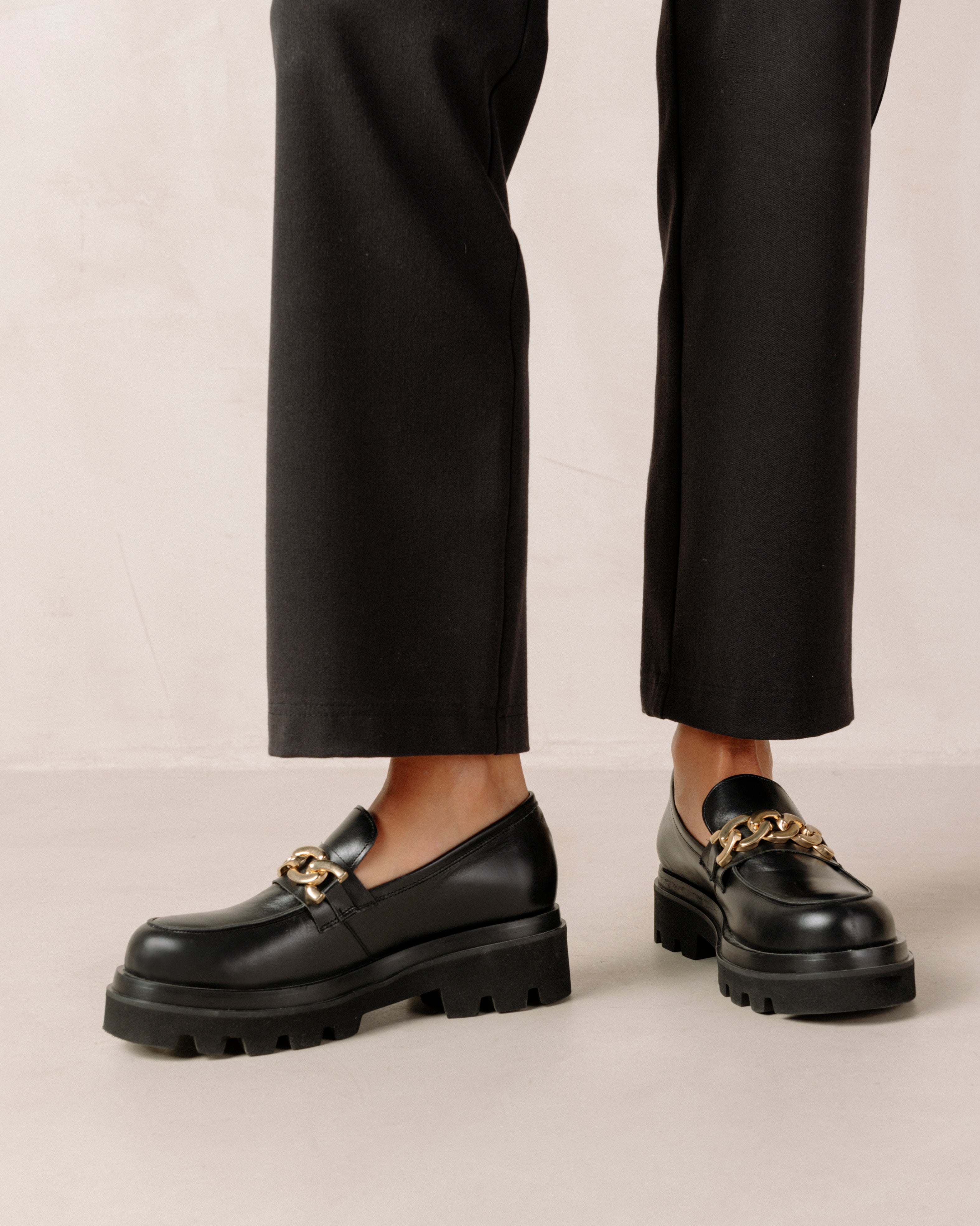 track-total-black-loafers-alohas-983274.jpg