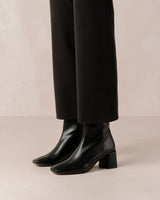 Waye Boots